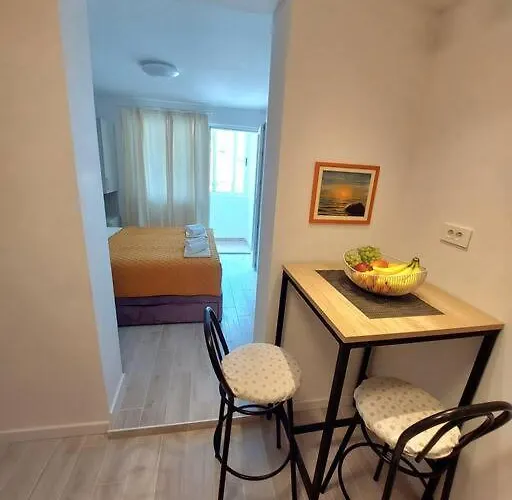 City Beach Apartment דירה מאקרסקה
