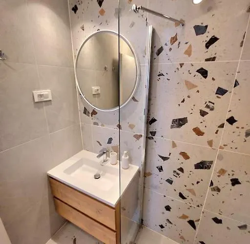 City Beach Apartment דירה